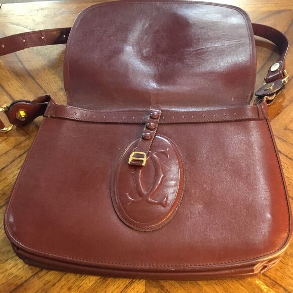 MustDe Cartier Classic Luxury Burgundy Leather Crossbody Bag Good Used Condition - Picture 10 of 16